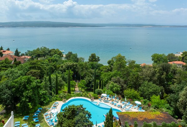 Comfort double room with sea view at Kvarner Palace Sea view hotel, Croatia – your standard double room