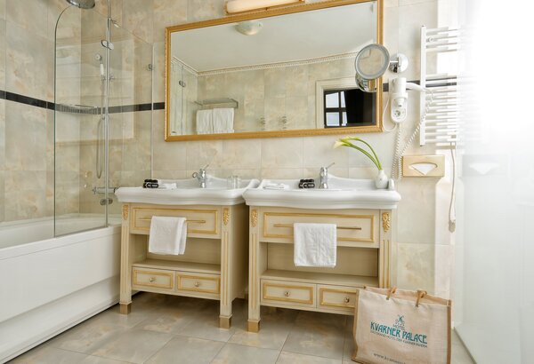 Historic bathroom in the Erzherzog-Josef Suite Imperial suites at the sea view hotel in Croatia