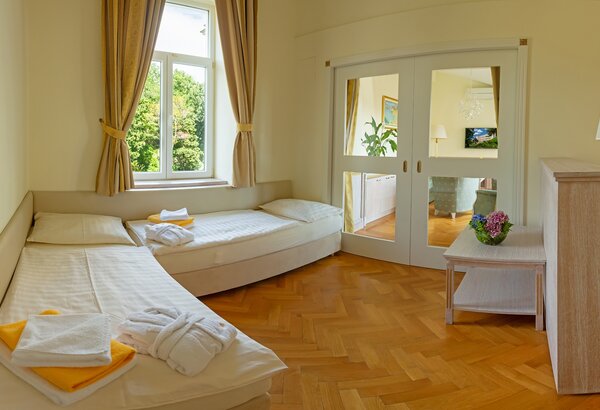 Family apartment with sea view and terrace Hotel with family apartments, Croatia – by the sea