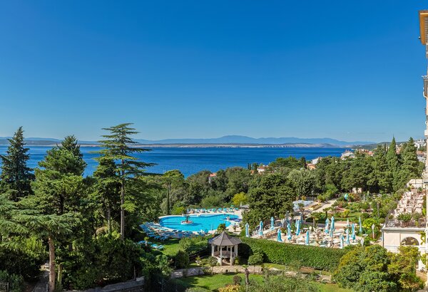 Deluxe double room with sea view at Kvarner Palace Breathtaking sea view at the Crikvenica beach hotel ****