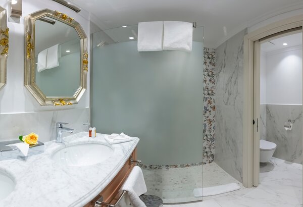 Deluxe double room bathroom with glass shower Breathtaking sea view at the Crikvenica beach hotel ****